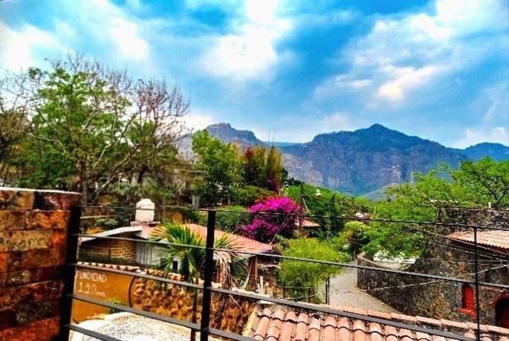 Hotel Casa Maximiliano Tepoztlán Buitenkant foto